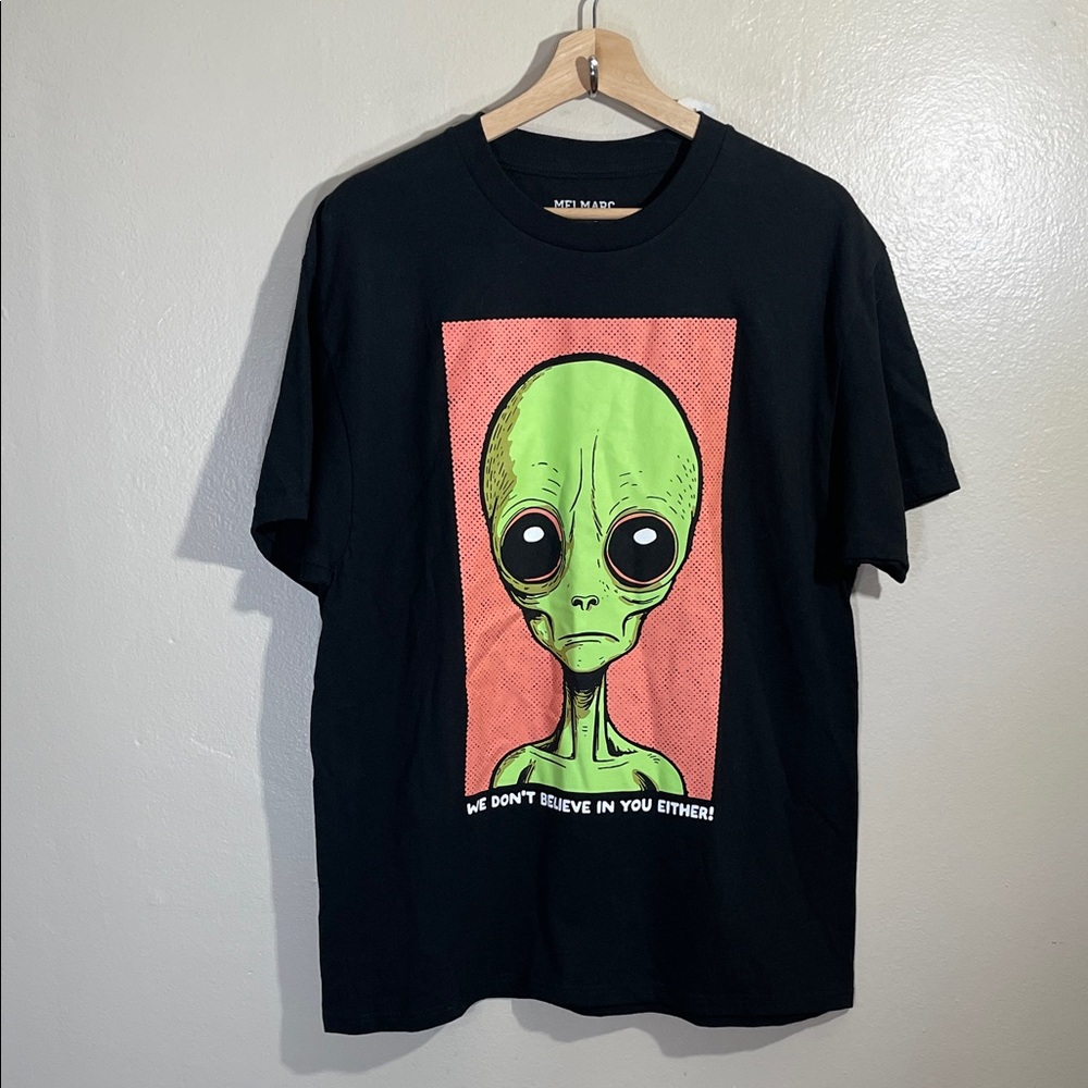 NEW Black Alien Design Tee